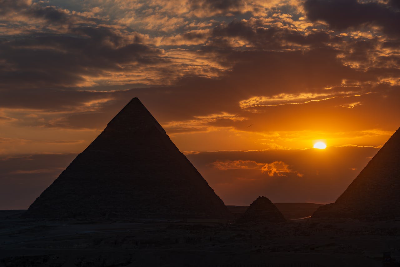 Вялікае пытанне пірамідабудоўлі: навошта егіпцяне будавалі піраміды?